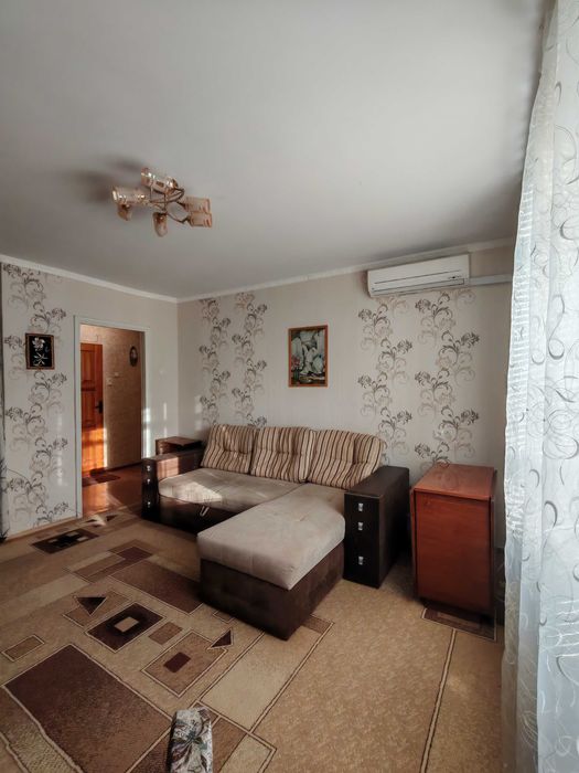 Эксклюзив! Продам 1 комн. кв. улучшенная планировка 39 м², кирпичный дом, мебель и техника