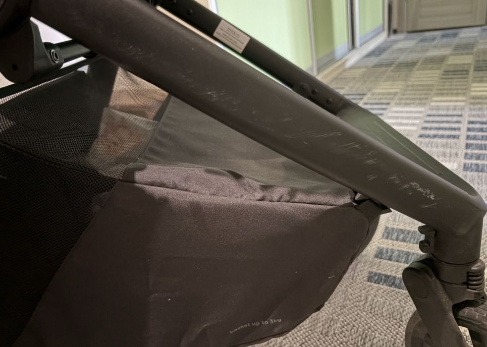 Універсальна коляска 2 в 1 Carrello Omega+ з реверсивним прогулянковим блоком