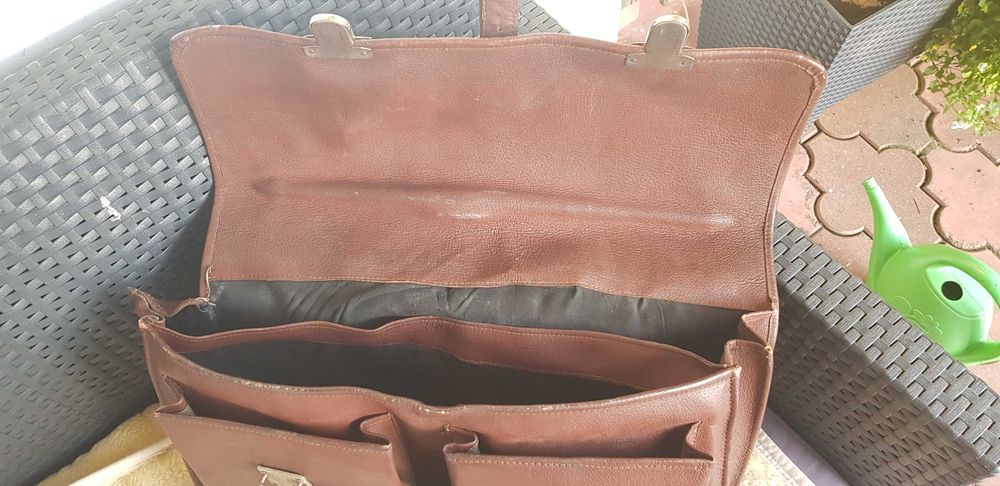 Teczka z PRL ze skóry