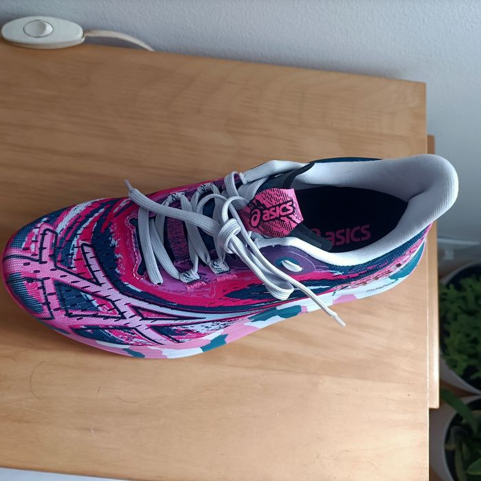 Tênis ASICS Nossa Tri 15 tamanho 39