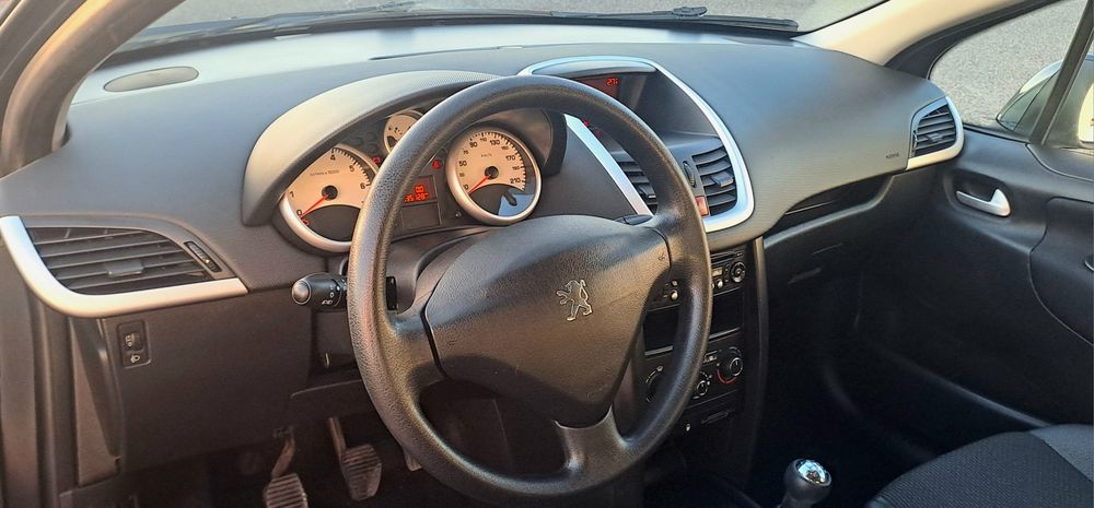 207 Gasolina 2010 35.000 kms!