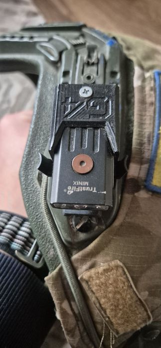 Шолом тактичний.