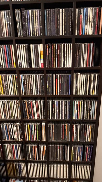 Coleção de Cd’s com móvel