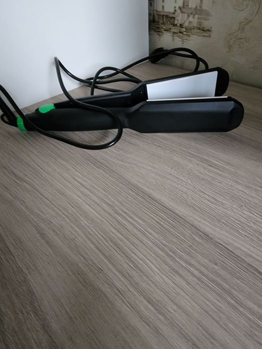 Щипці для волосся, вирівнювач, гофре