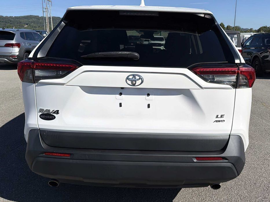 Toyota RAV4      2021