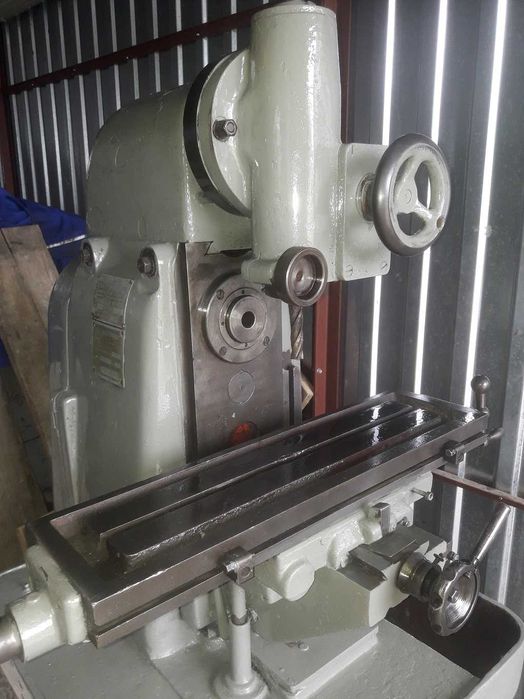 frezarka pionowo pozioma fda 16