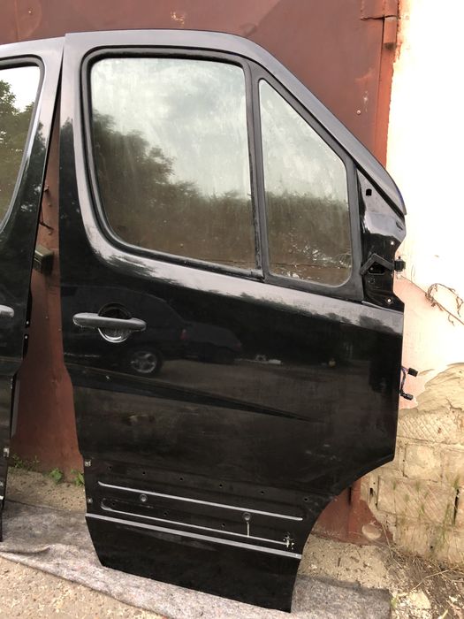 Двері передні Sprinter 906 Спрінтер