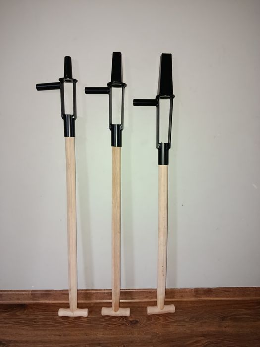 Kostur,pikownik do sadzenia sadzonek ze szkółek kontenerowych