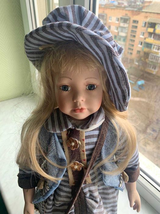 Продам куклу девочка. Высота 55см.