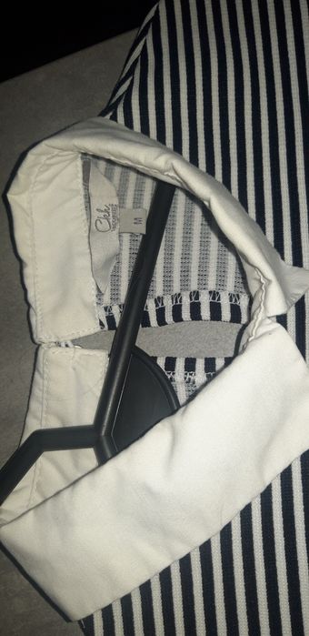 Luźna sukienka z kołnierzykiem oversize