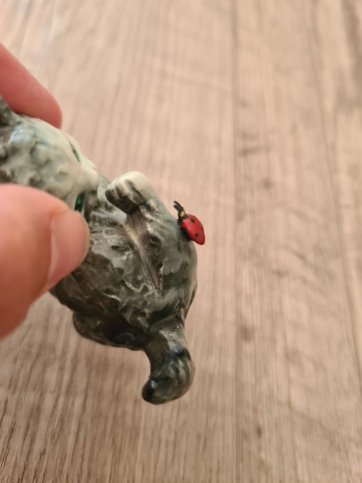 Goebel porcelanowa  figurka kotka z biedronką