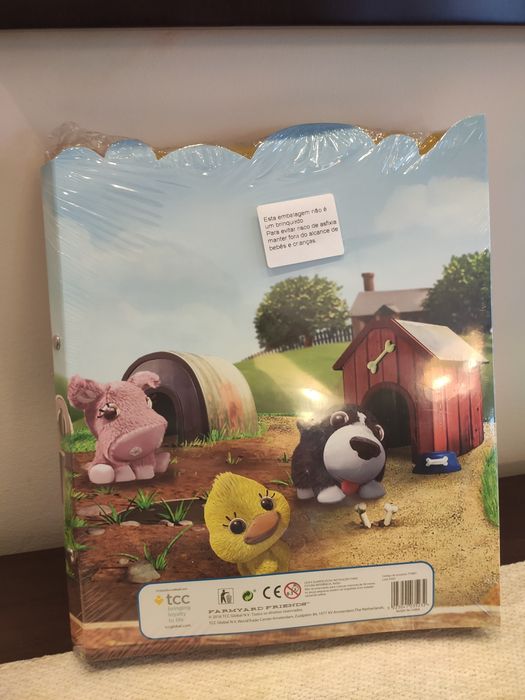 Caderneta Amigos da Quinta Nova (ainda embalada)