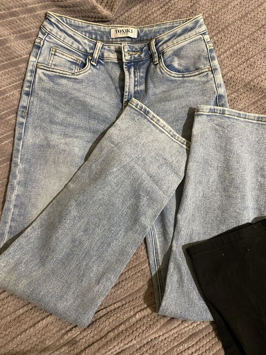Продам дві пари джинсів