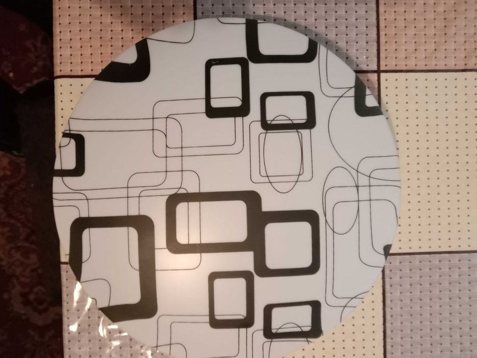 Продам Светильник новый ледовский фирменный.Хорошо подойдёт для прихож