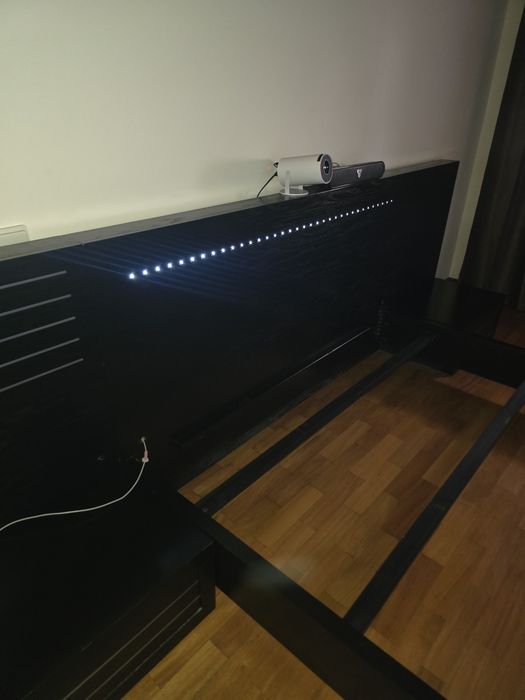 Conjunto cama de casal e movel com arrumação