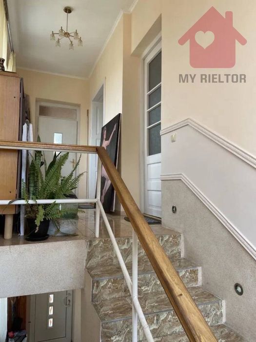 Продаж просторого будинку !