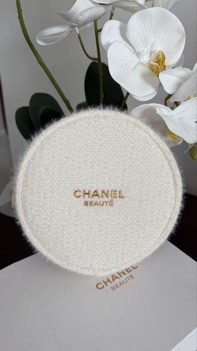 Kosmetyczka Chanel plus gratis