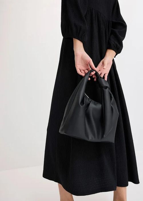 B.P.C sukienka czarna z krepy długa 36/38.