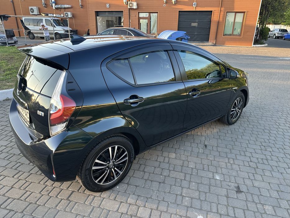 Продам Toyota Aqua