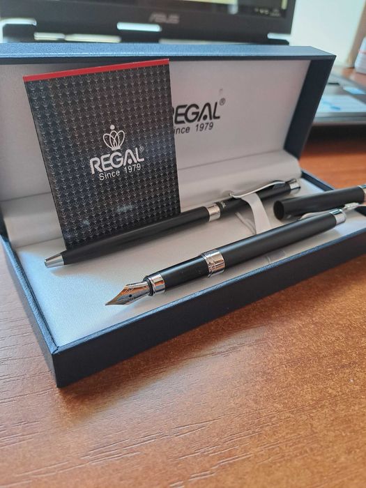 Ручки подарочные "Regal Since 1979" в футляре (НОВОЕ)