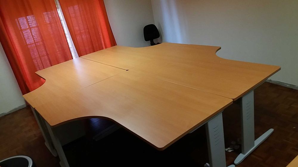 Secretárias 160x110 com divisórias