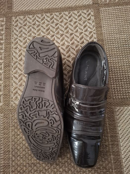 Sapato quase novo tamanho 41 ideal para quem quer andar no estilo