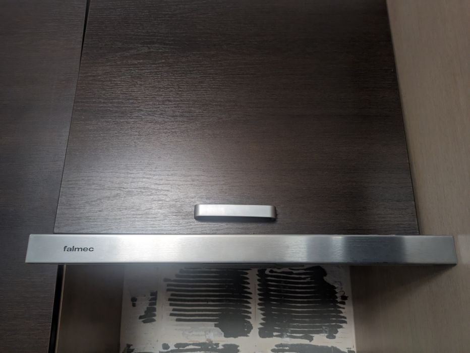 Okap kuchenny podszawkowy