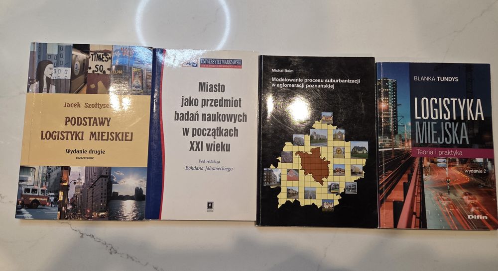 Logistyka miejska suburbanizacja  4 książki