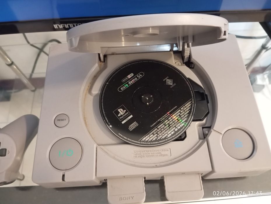 Playstation 1 muito conservado