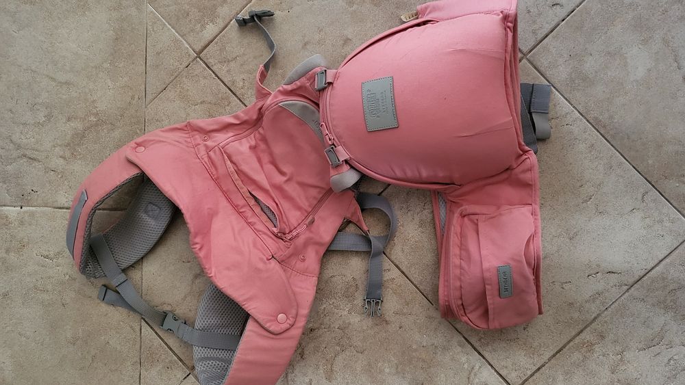 Marsipio rosa com bolsos