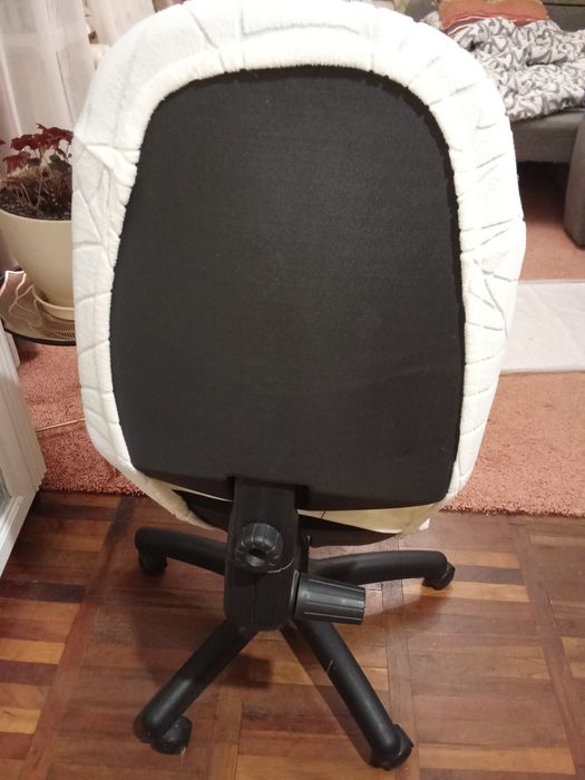 Комп'ютерне крісло без підлокотників  (не відправляю)