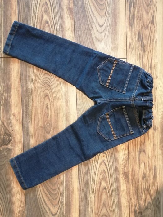 Zestaw, komplet, spodnie jeansowe, sweter szary elegancki r. 98