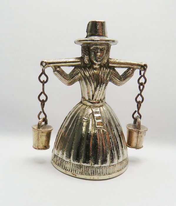 Mosiężna figurka połowa lat 20 XX wieku Figurka Vintage kobieta Walijk