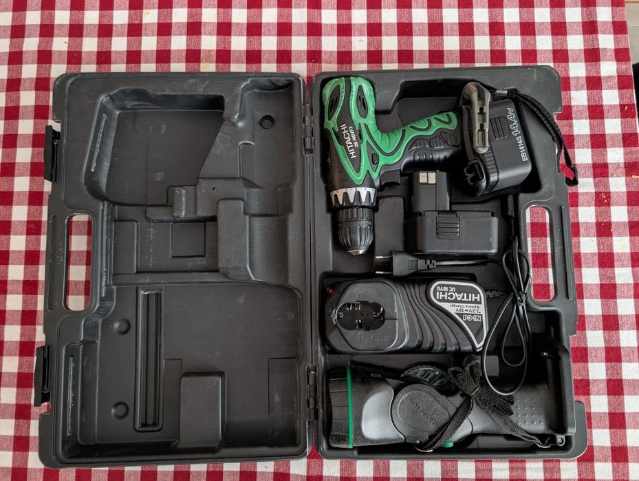 Wkrętarka Hitachi DS 14DVF3 14,4V | Zestaw w walizce + Latarka