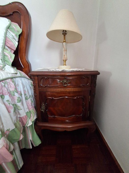 Mobilia Quarto: Estilo Madeira trabalhada em Espinha
