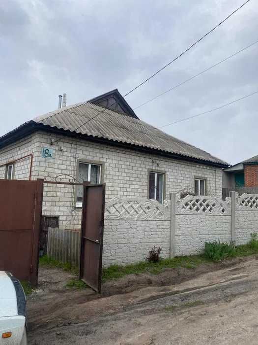 Продам дом в Змиеве. Участок 6 соток. Газовое отопление. Тихий районTB