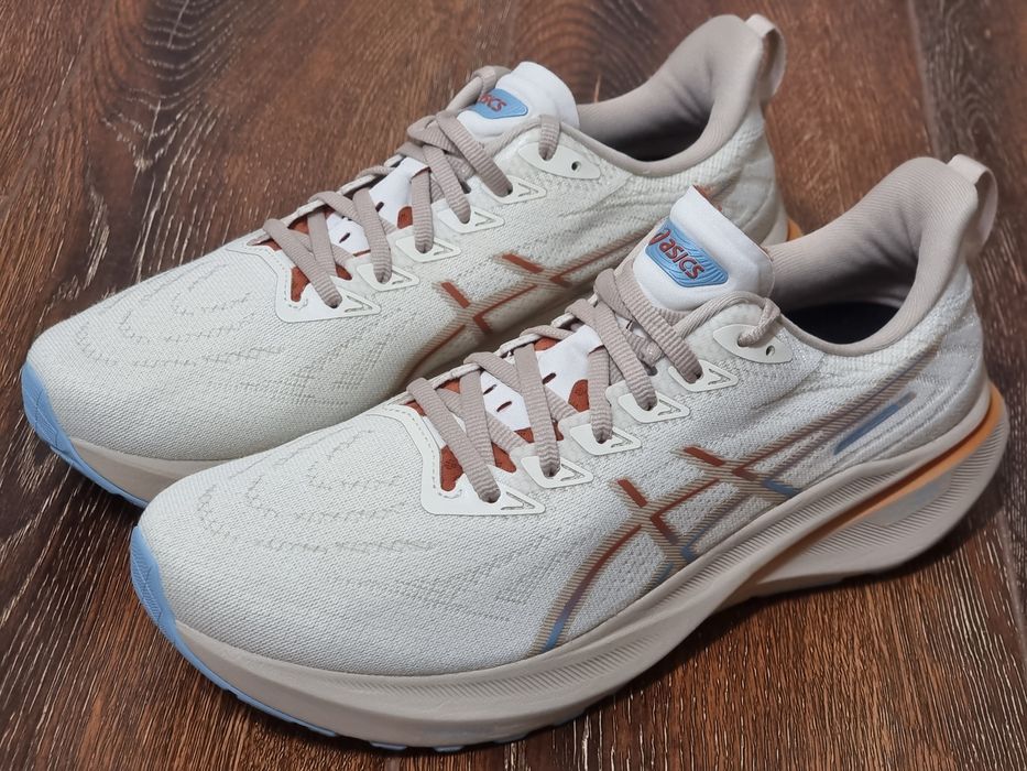 Оригінал 100% чоловічі кросівки asics gt 2000  13  euro 43.5