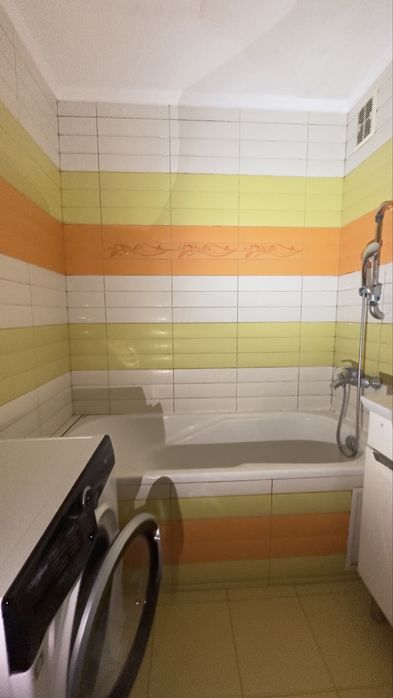 Продаж 3к . Виставка.  ( рауш) . 86000у.о