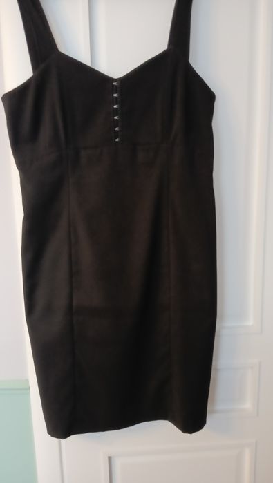 Sukienka czarna na ramiaczkach 42-46