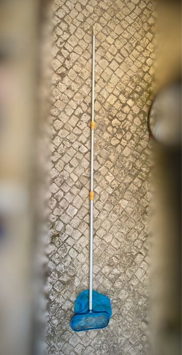 Rede para Limpeza de Piscina com Cabo Telescópico – Bom Estado