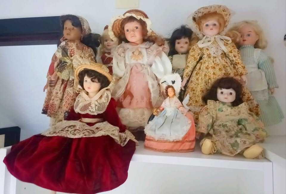 Lote de 9 bonecas antigas em porcelana