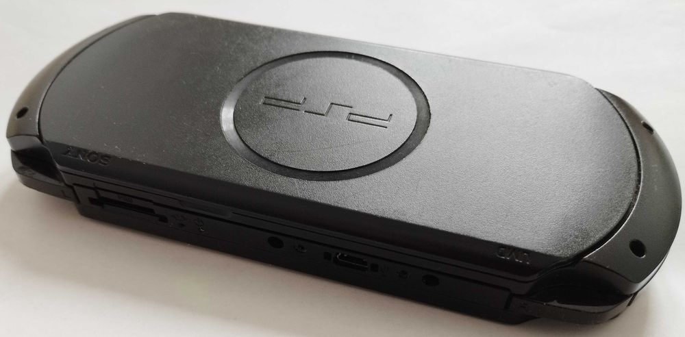 Konsola PlayStation Portable Sony PSP model E1004 Street