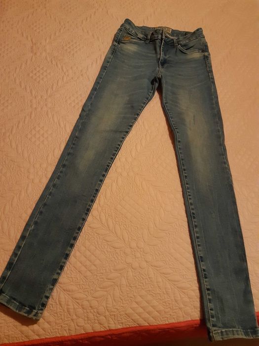 Calças de ganga Lois/Macacão de ganga Pull & Bear-BAIXA DE PREÇO