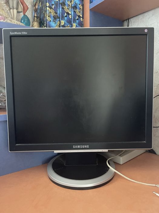Монітор самсунг 930BF