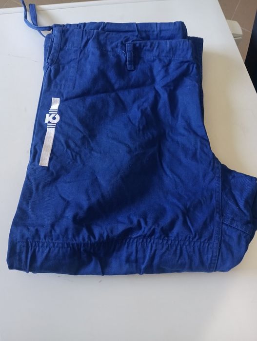 Kimono de judo azul