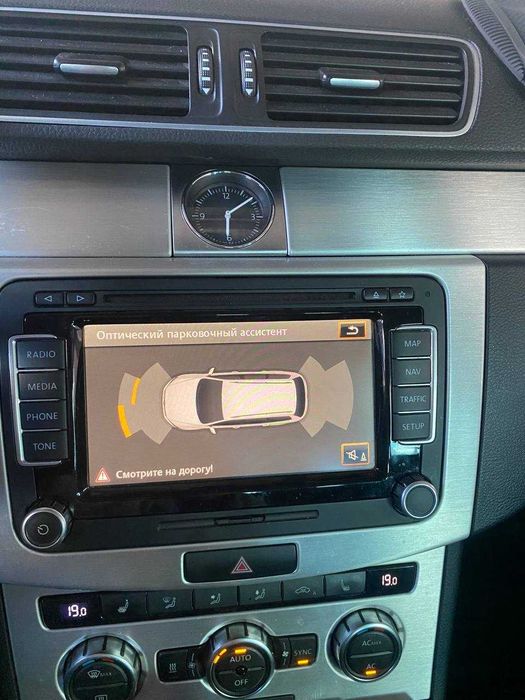 Продам Volkswagen Passat 2012  2.0 Diasel универсал топовой комплектации