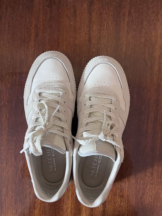 Кеды Skechers.