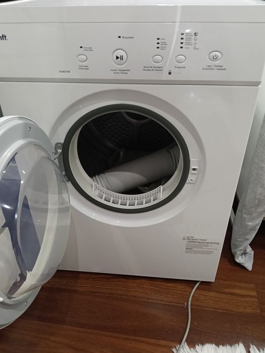 Máquina de secar roupa