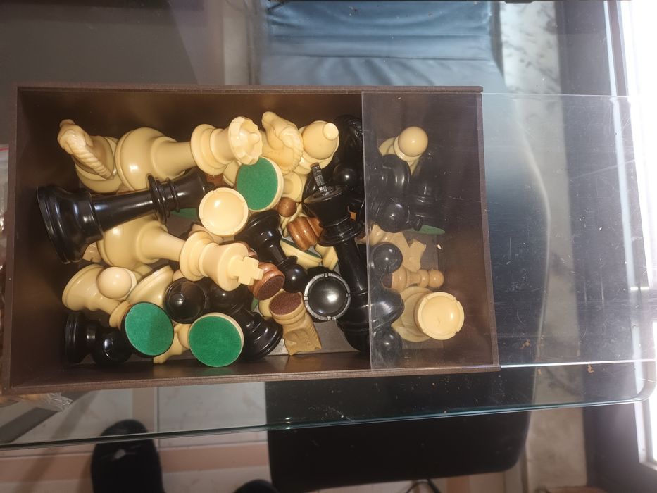 Peças madeira xadres e damas