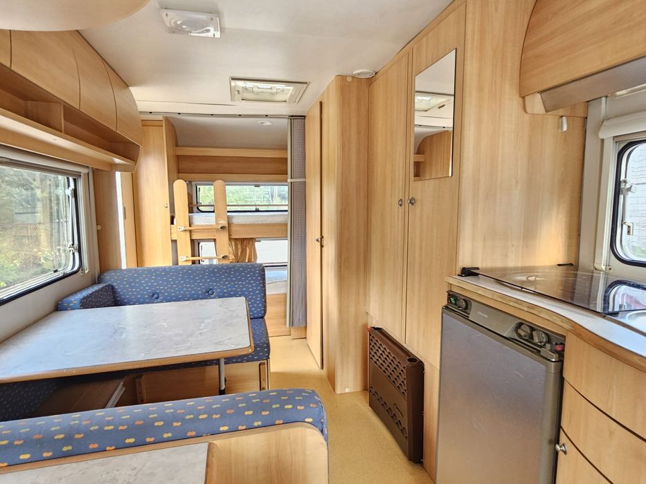 Sprzedam przyczepę Home Car rok 2000 przyczepa 5-6 osobowa w bardzo dobrym stanie